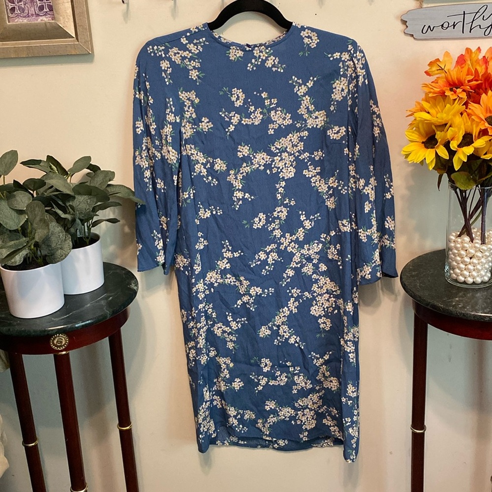 GP & J BAKER Blue Floral Dress Sz 2. 3/4 Sleeves w/bell openings.